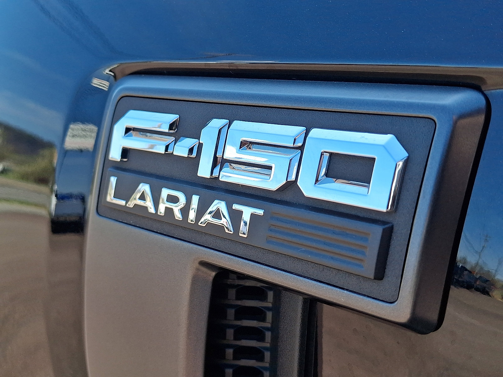Certified 2021 Ford F150 Lariat w/ Equipment Group 502A High AWD/4WD image 31