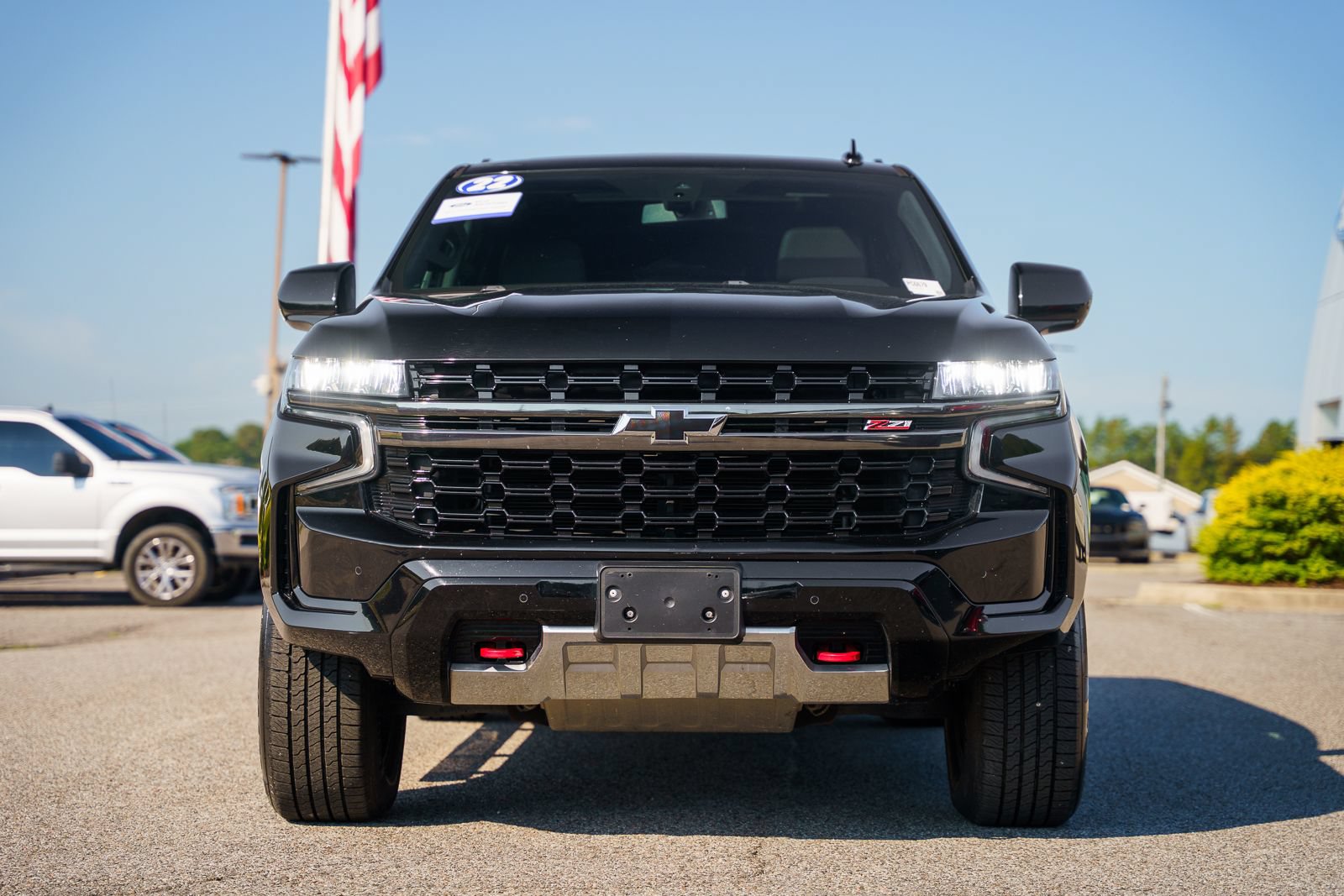 Used 2022 Chevrolet Tahoe Z71 AWD/4WD image 2