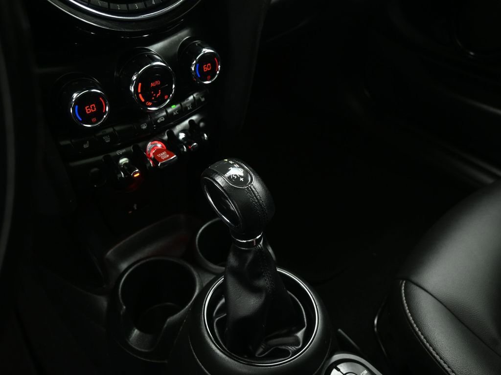 Used 2019 MINI Cooper 2-Door Hardtop image 17