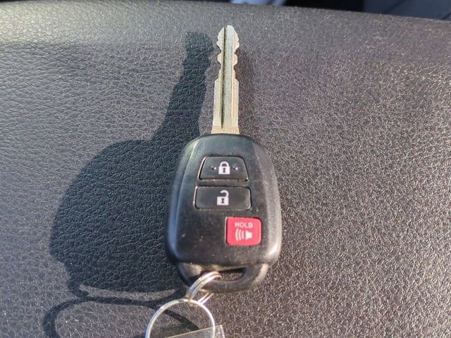 Used 2022 Toyota Tacoma SR5 w/ Technology Package image 26