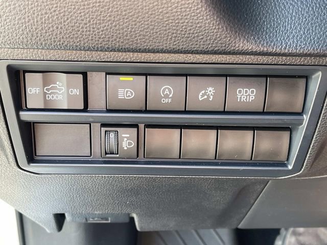 Used 2025 Toyota Tundra SR w/ SR Tow Package AWD/4WD image 32