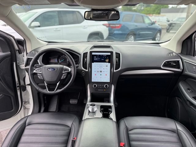 Certified 2024 Ford Edge SEL w/ Convenience Package AWD/4WD image 2