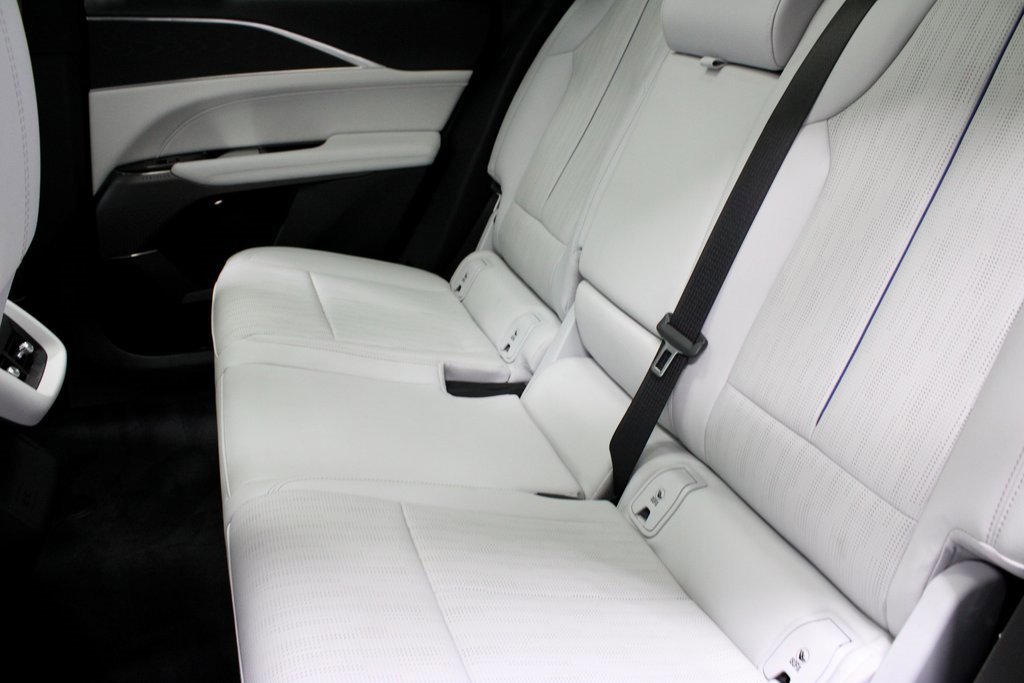 Used 2024 Cadillac Lyriq Luxury image 21