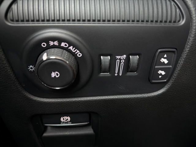 Used 2023 Jeep Wagoneer Base image 24