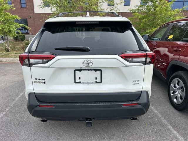 Used 2022 Toyota RAV4 XLE Premium AWD/4WD image 4