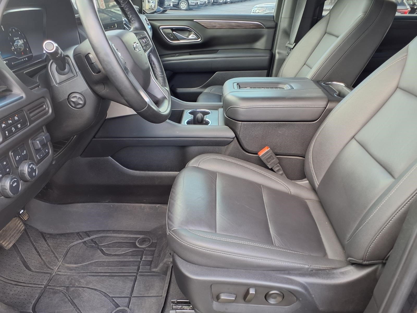 Used 2024 Chevrolet Tahoe Z71 w/ Luxury Package AWD/4WD image 14
