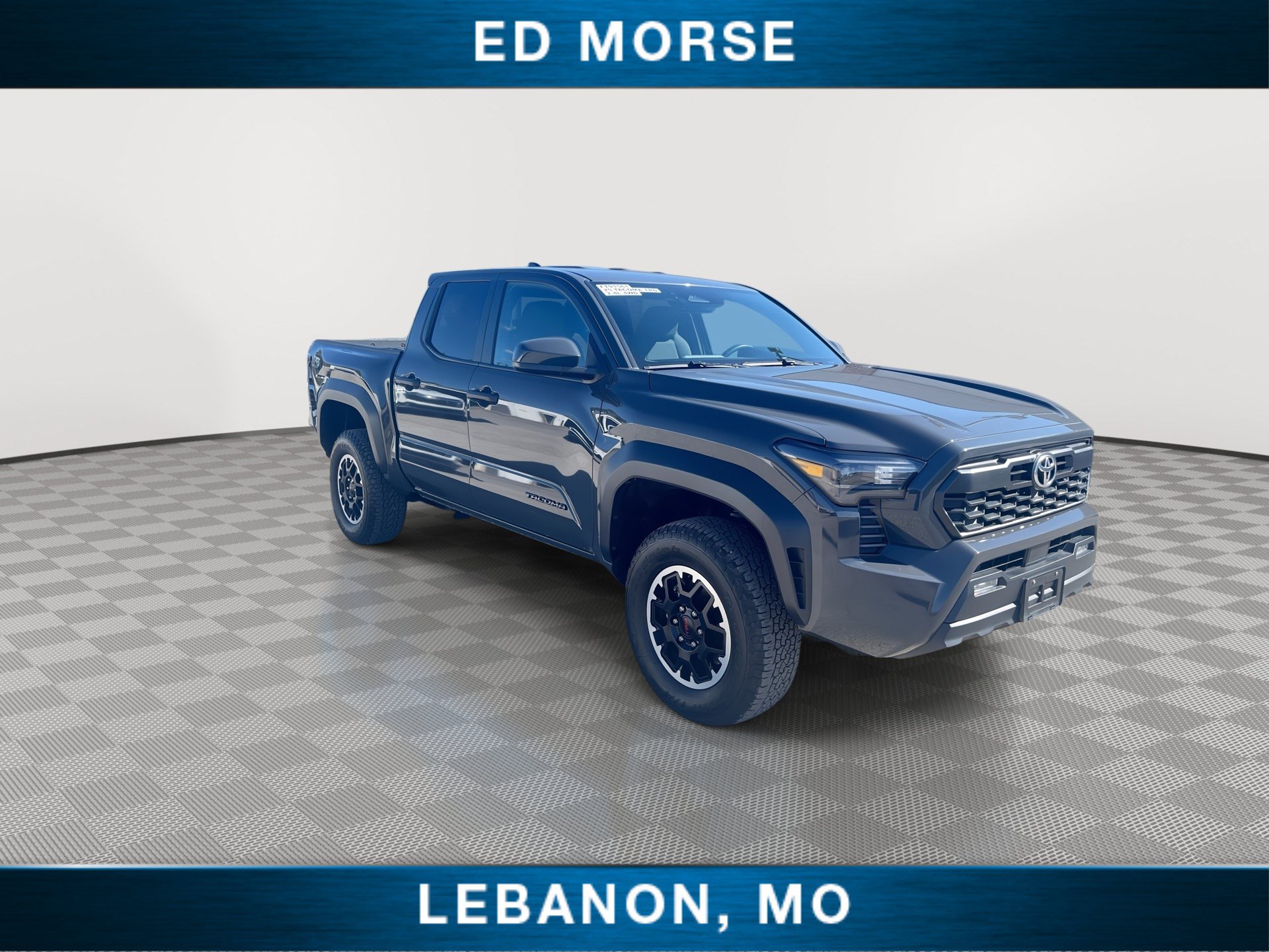 Used 2025 Toyota Tacoma TRD Off-Road AWD/4WD image 2
