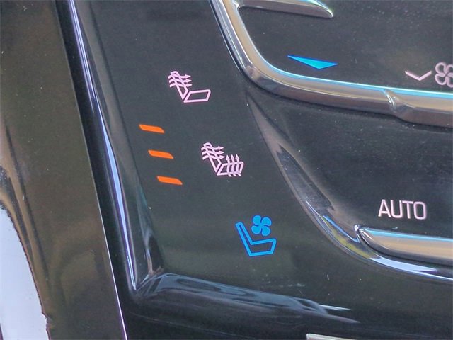 Used 2018 Cadillac Escalade Premium Luxury image 24