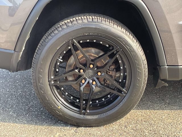 Used 2017 Jeep Grand Cherokee Laredo AWD/4WD image 7