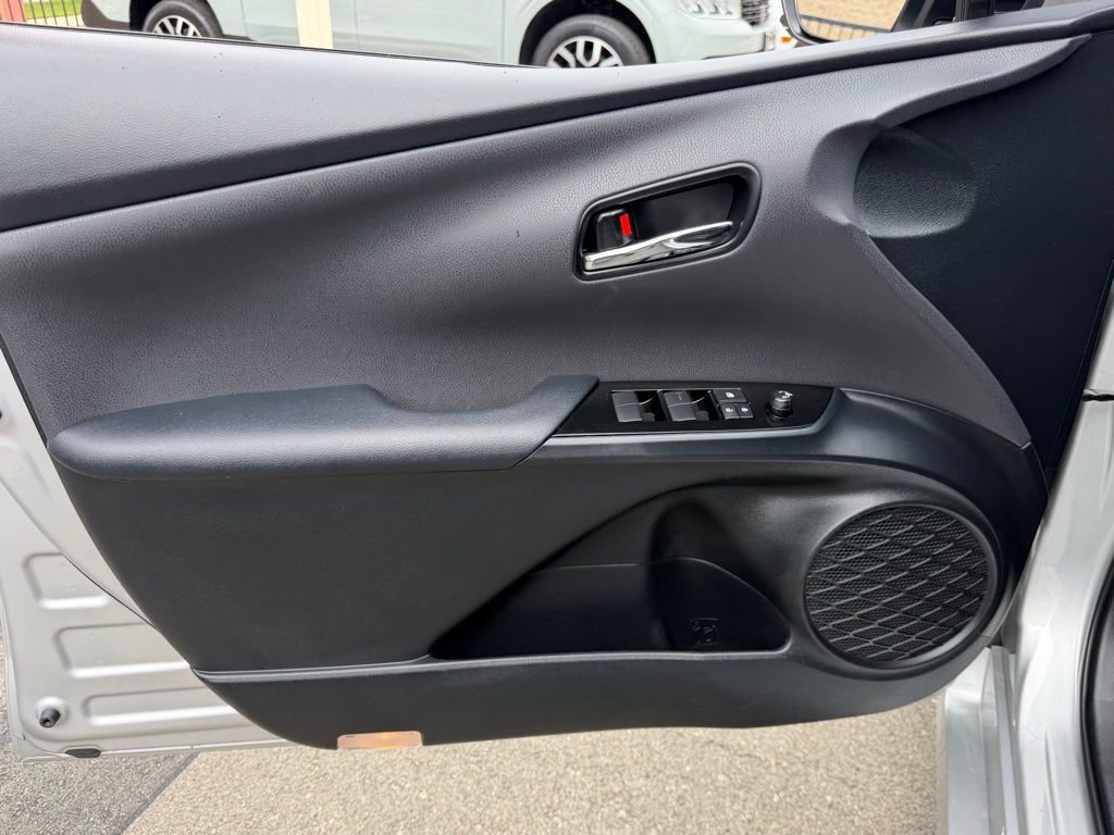 Used 2022 Toyota Prius Prime XLE image 15