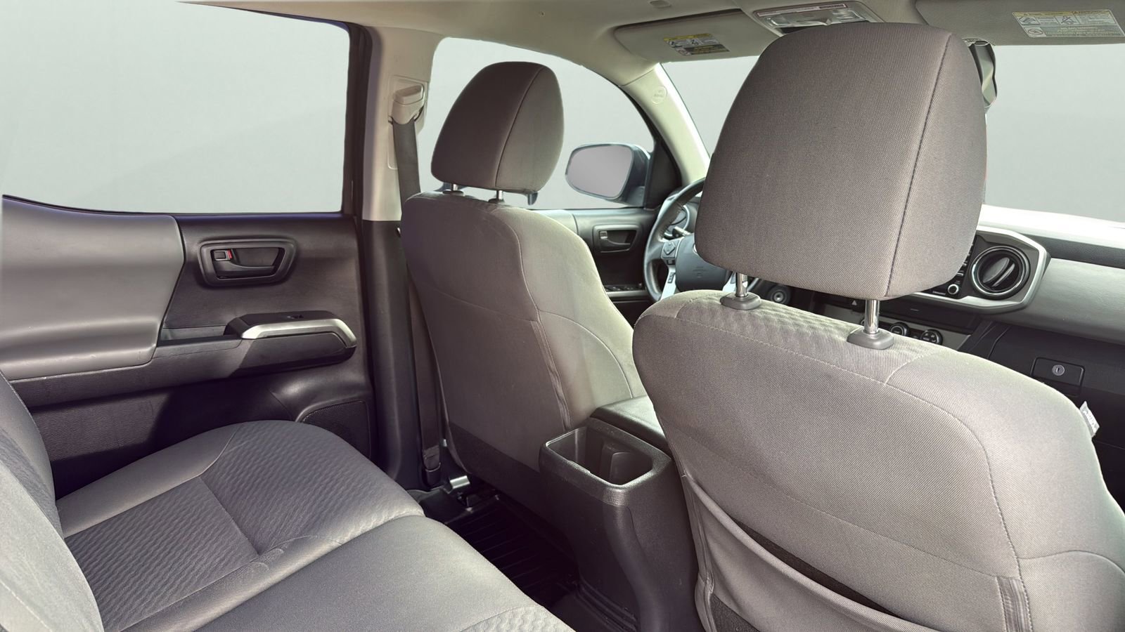 Used 2020 Toyota Tacoma SR5 w/ SR5 Appearance Package (SM) RWD image 24