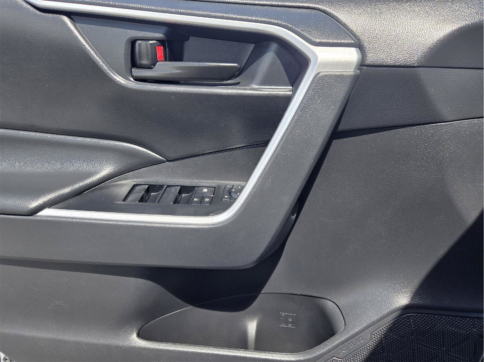 Used 2024 Toyota RAV4 LE FWD image 19