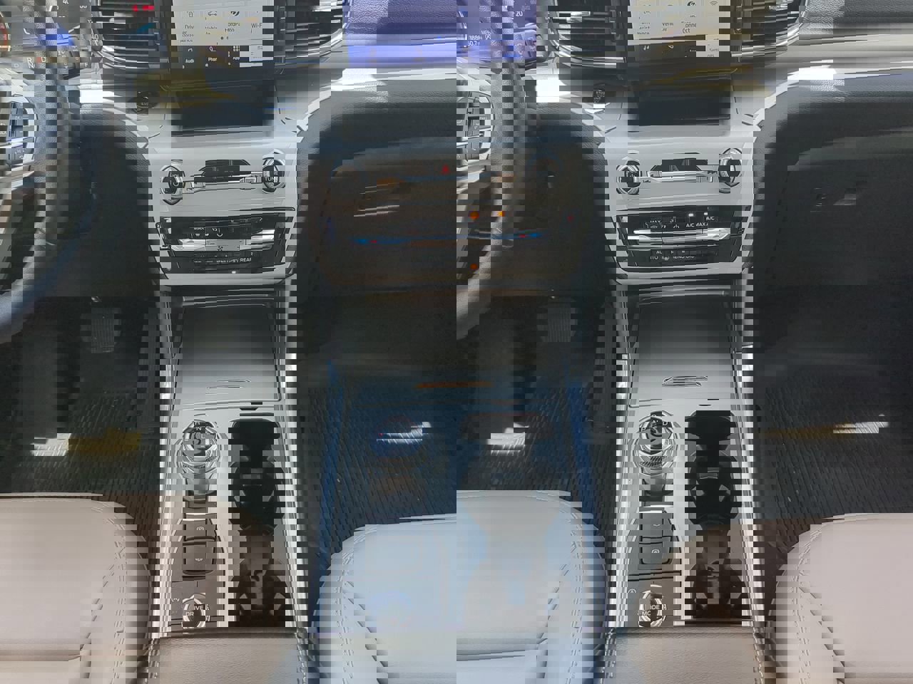 Certified 2023 Ford Explorer XLT w/ Equipment Group 202A image 19