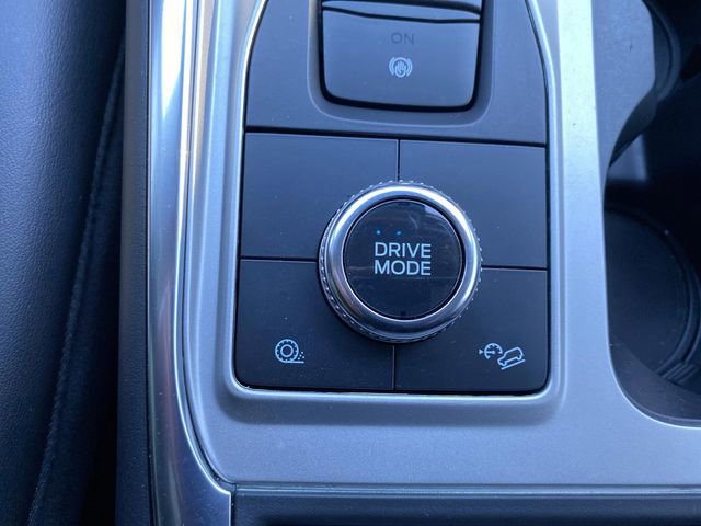 Certified 2022 Ford Explorer XLT w/ Equipment Group 202A image 22