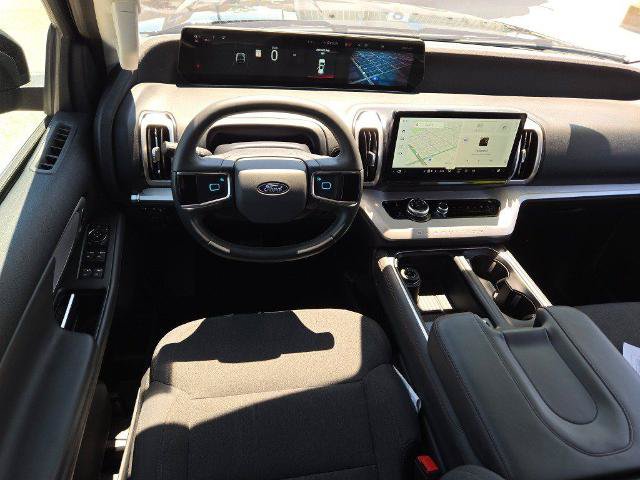 Certified 2025 Ford Expedition Active AWD/4WD image 19