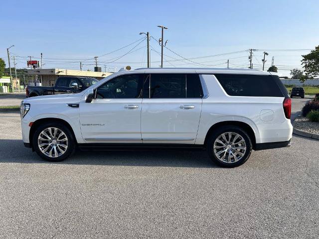 Used 2023 GMC Yukon XL Denali w/ Denali Reserve Package AWD/4WD image 7