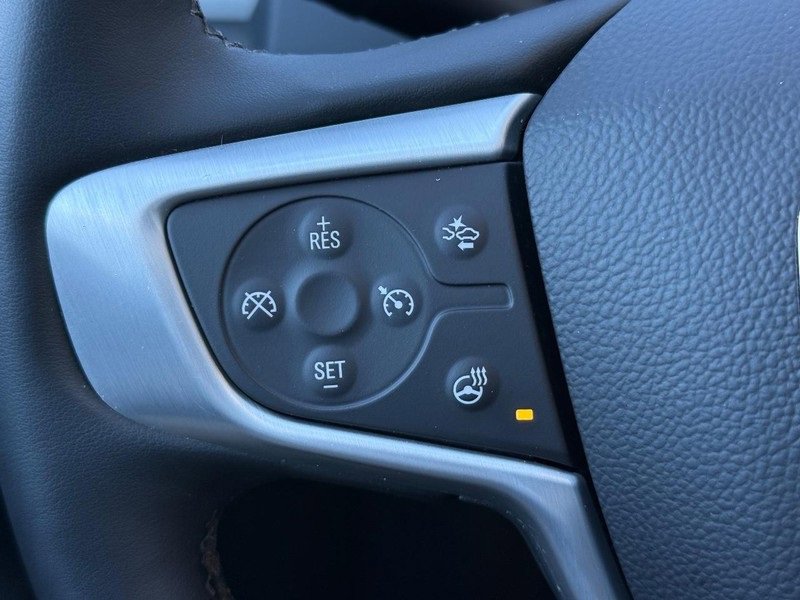 Used 2023 GMC Acadia SLT w/ Elevation Edition image 17