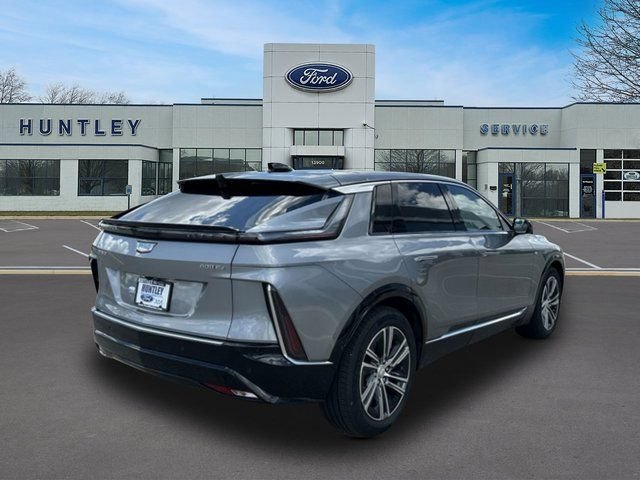 Used 2024 Cadillac Lyriq Luxury AWD/4WD image 4