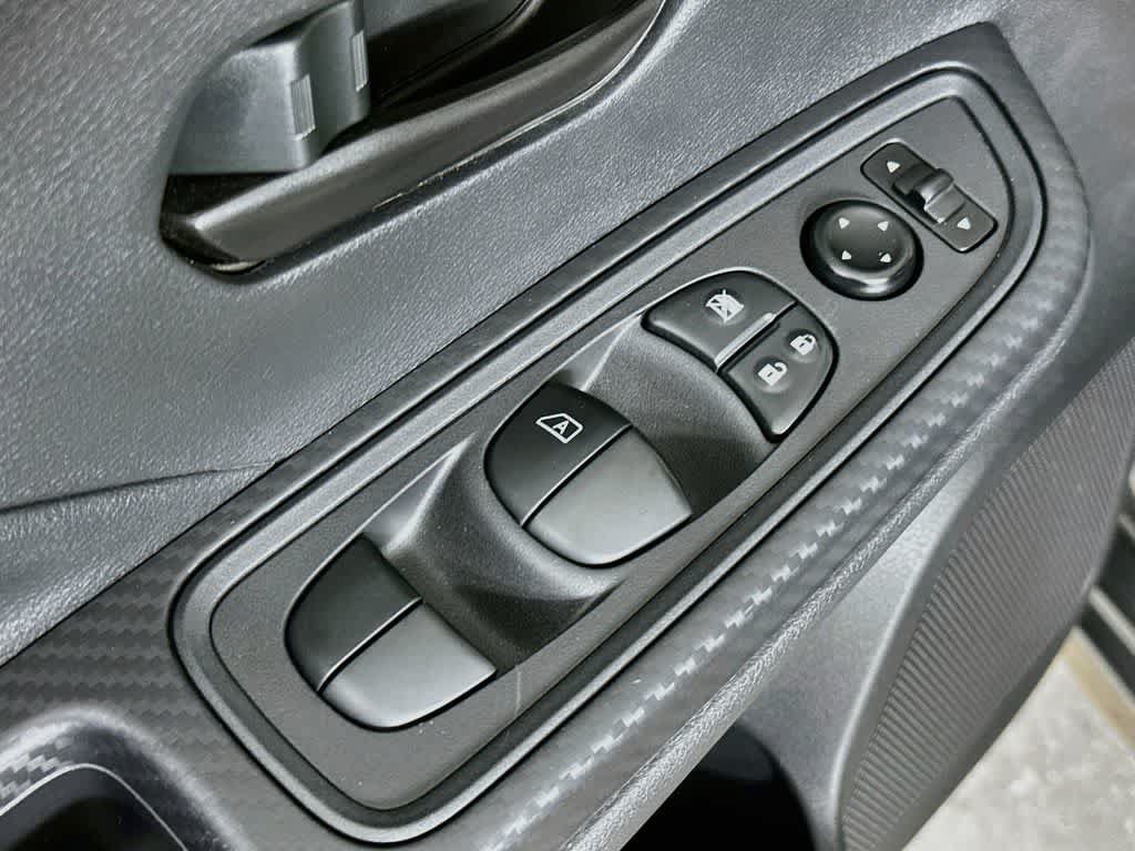 Used 2022 Nissan Versa S w/ Electronics Package FWD image 28