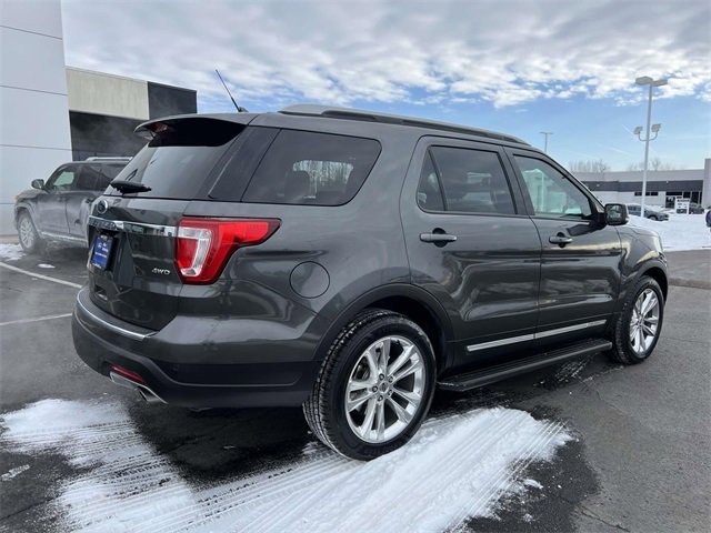Certified 2018 Ford Explorer XLT w/ Equipment Group 202A image 7