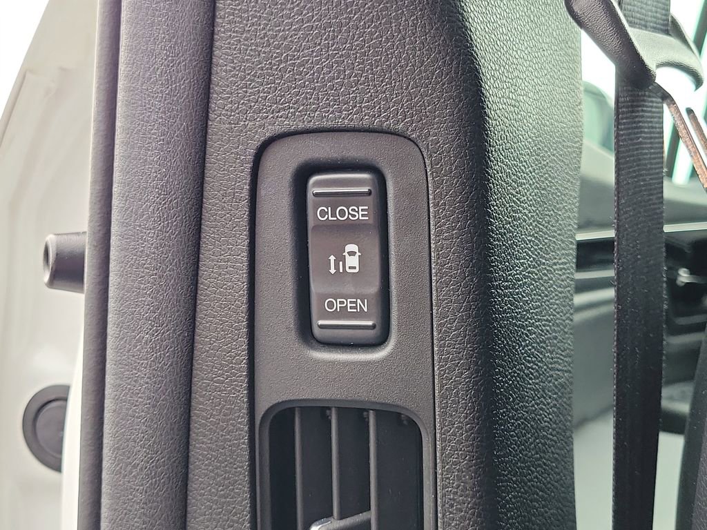 Used 2022 Honda Odyssey Elite image 17