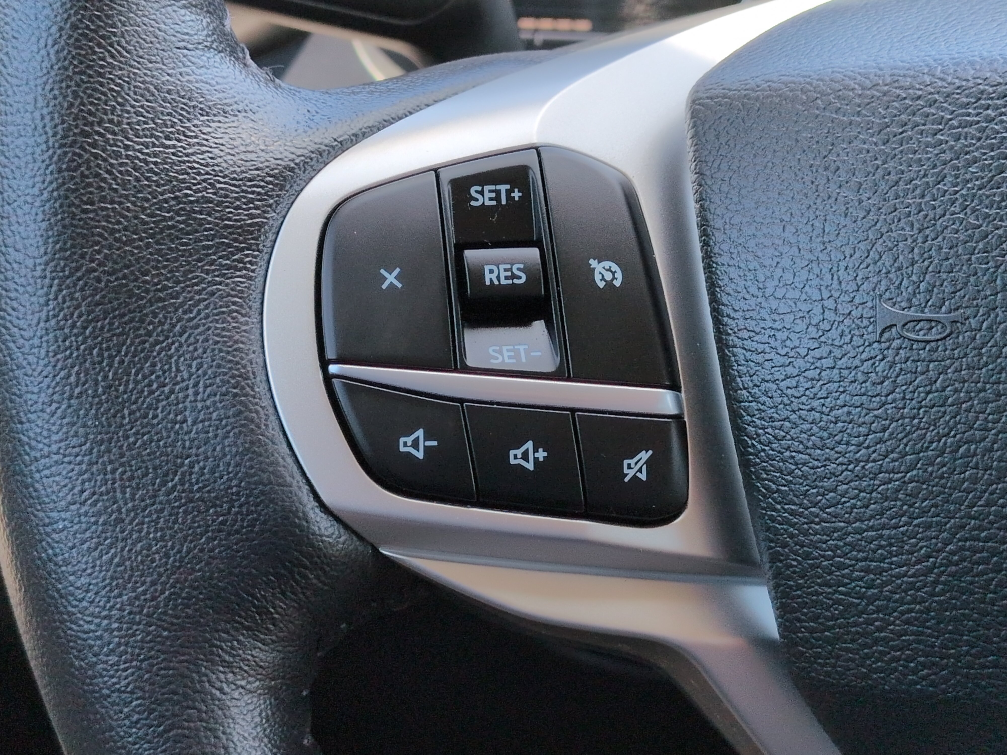 Certified 2023 Ford Explorer XLT RWD image 22
