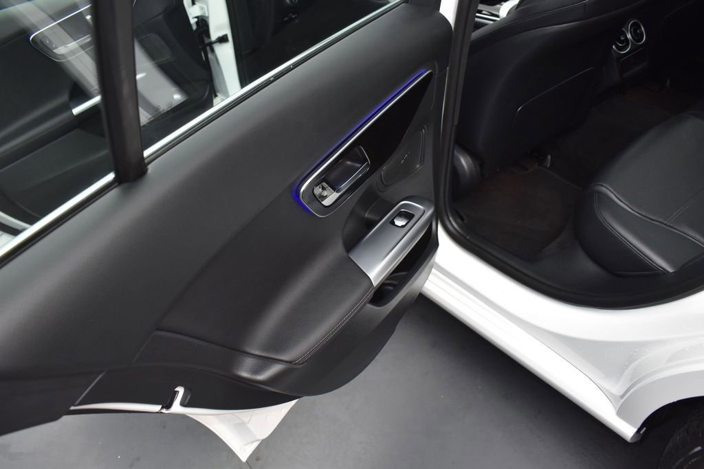 Used 2025 Mercedes-Benz C 300 Sedan image 15