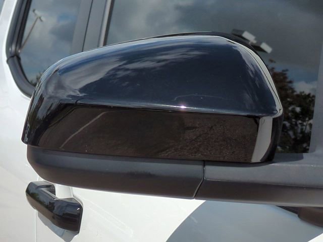 Used 2025 Toyota Tacoma SR5 AWD/4WD image 12