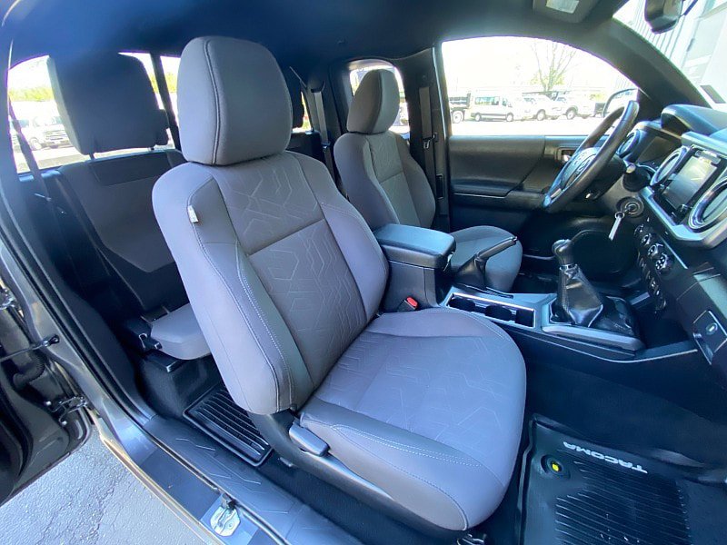 Used 2019 Toyota Tacoma TRD Sport w/ Technology Package AWD/4WD image 31
