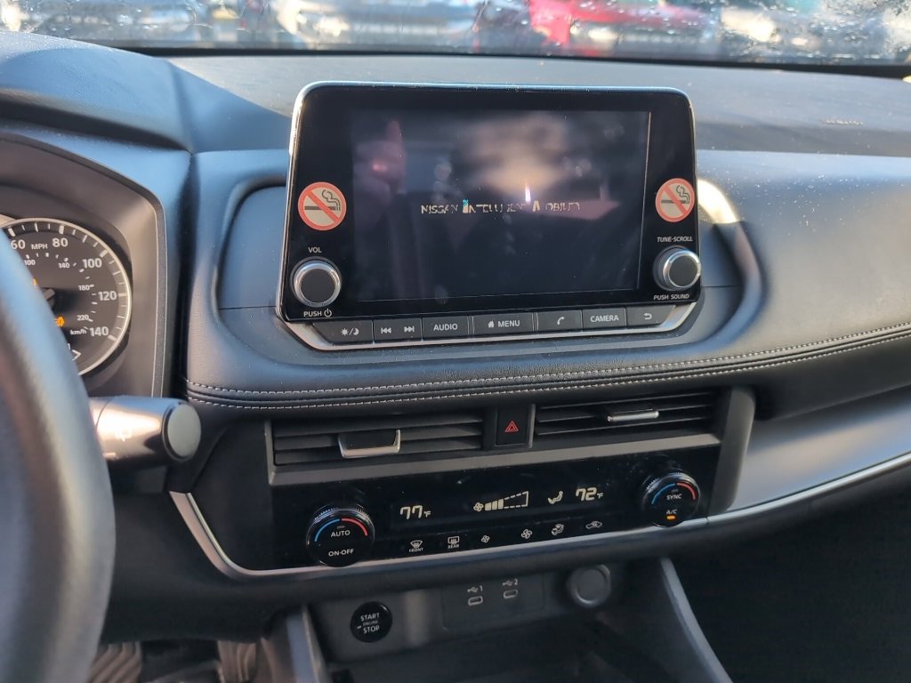 Used 2024 Nissan Rogue SV image 7