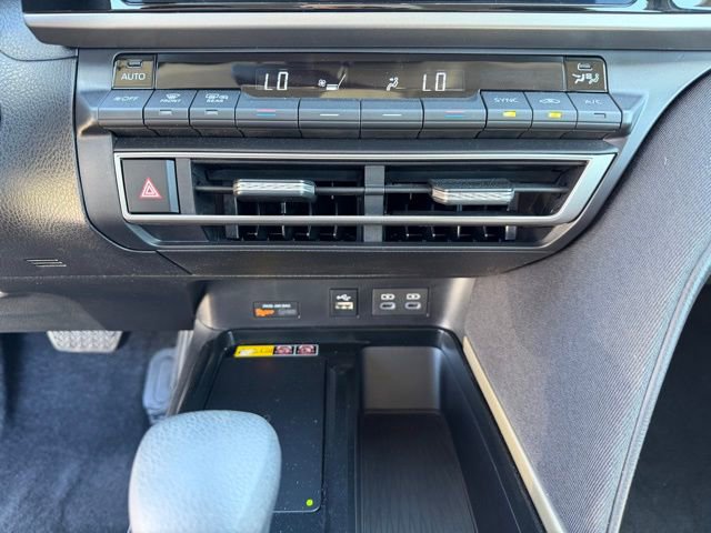 Used 2025 Toyota Camry LE image 17