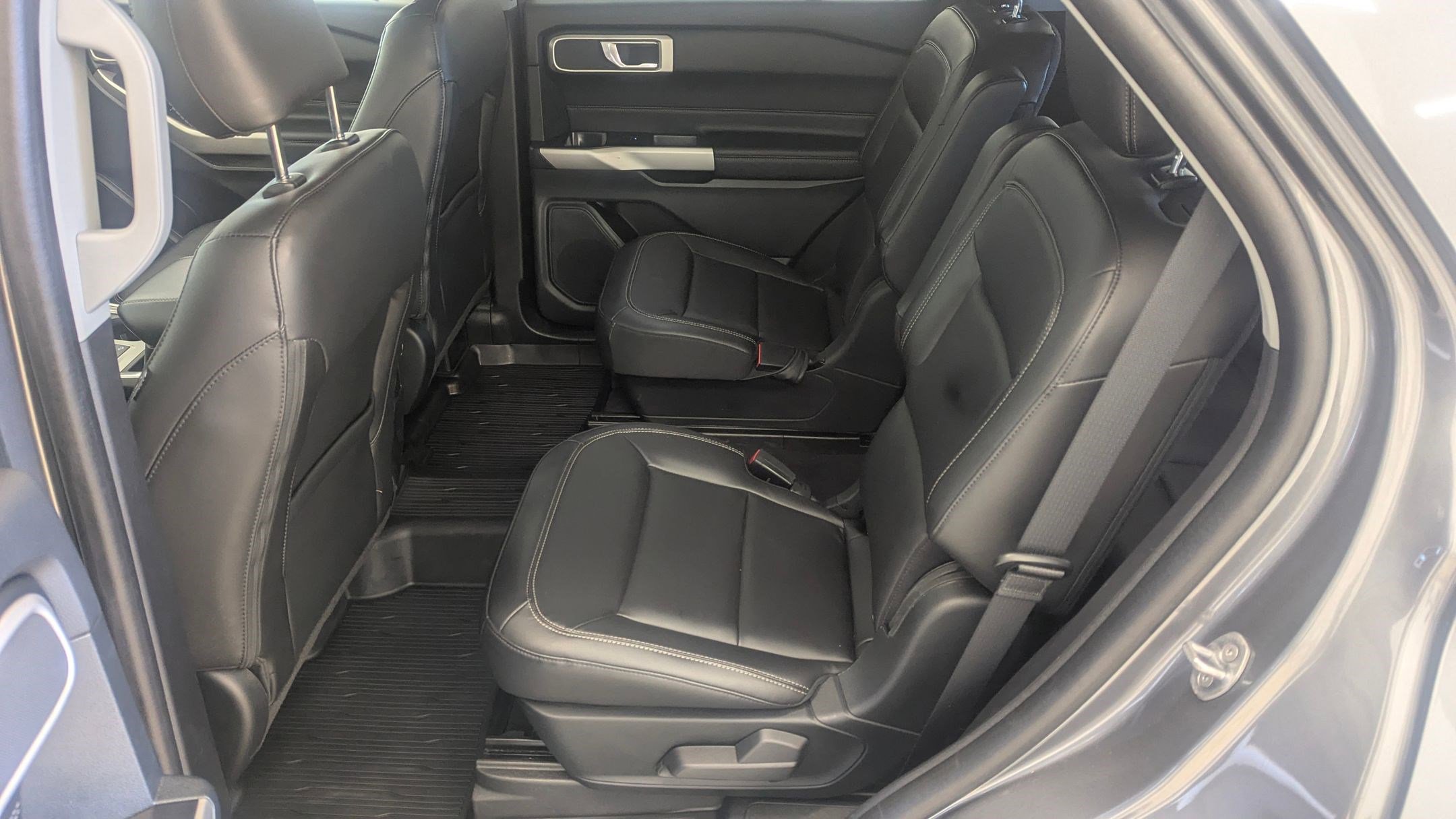 Certified 2022 Ford Explorer XLT w/ Equipment Group 202A image 12