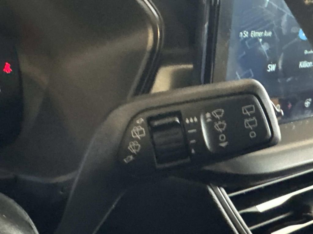 Certified 2025 Ford Escape Base image 24