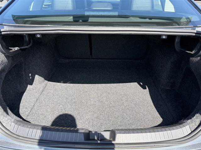 Used 2025 Volkswagen Jetta SE FWD image 9