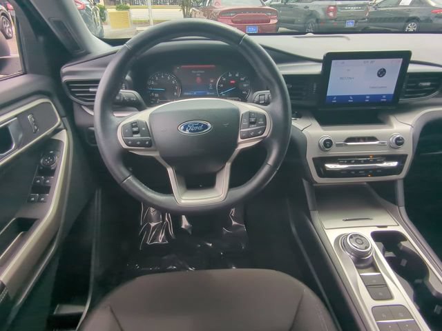Certified 2024 Ford Explorer XLT RWD image 17