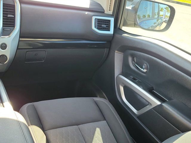 Used 2021 Nissan Titan SV w/ SV Convenience Package image 22