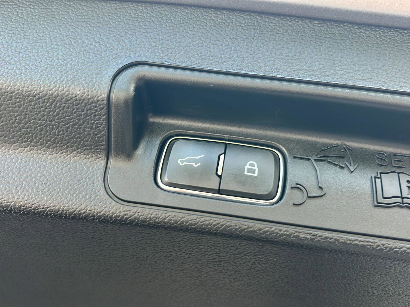 Certified 2024 Ford Explorer XLT image 35