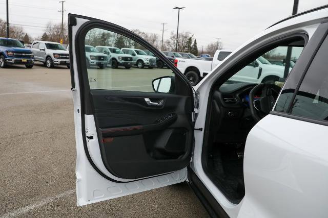 Certified 2023 Ford Escape ST-Line w/ Tech Pack #1 image 17