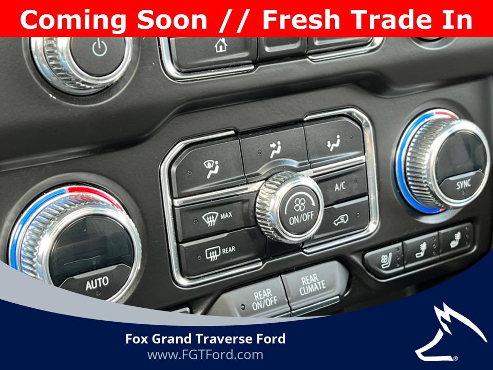 Used 2023 GMC Yukon SLT w/ SLT Premium Package AWD/4WD image 29