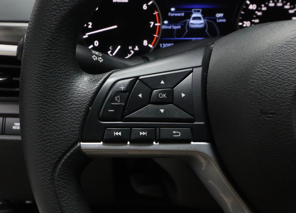 Used 2025 Nissan Altima 2.5 SV image 27