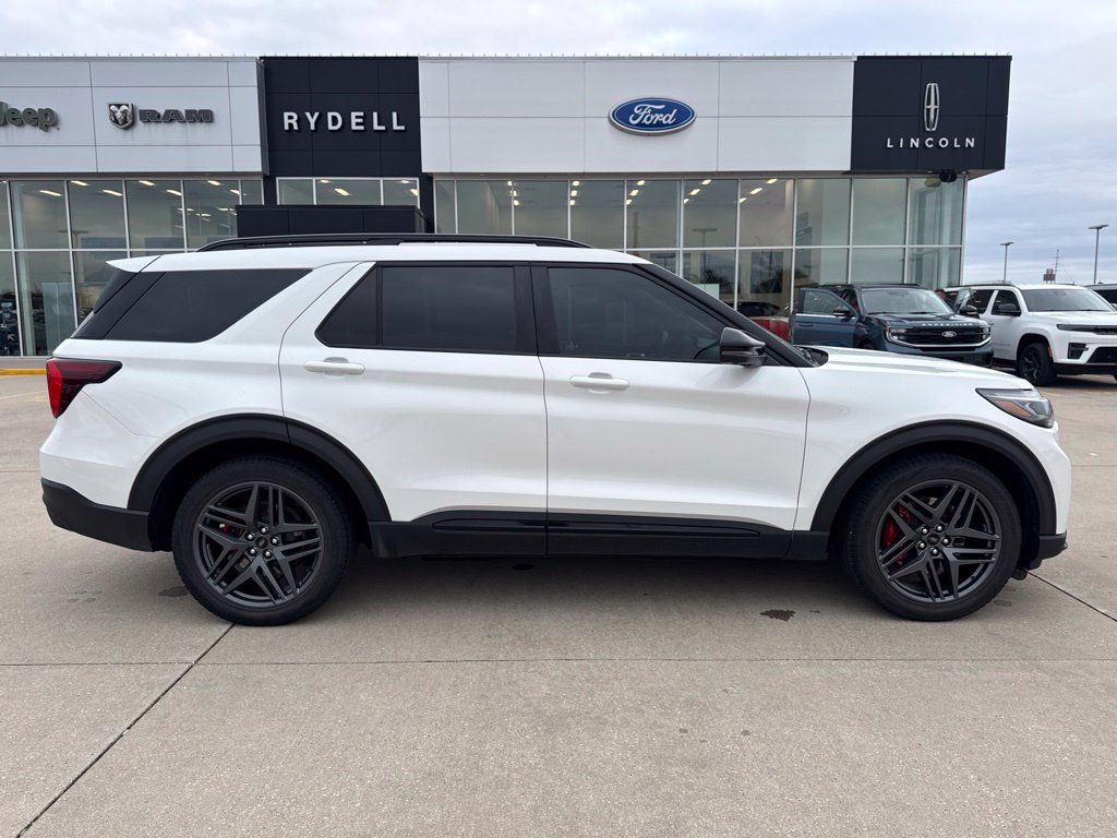 Certified 2025 Ford Explorer ST AWD/4WD image 2