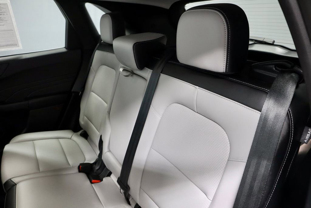 Certified 2023 Ford Escape Platinum AWD/4WD image 23