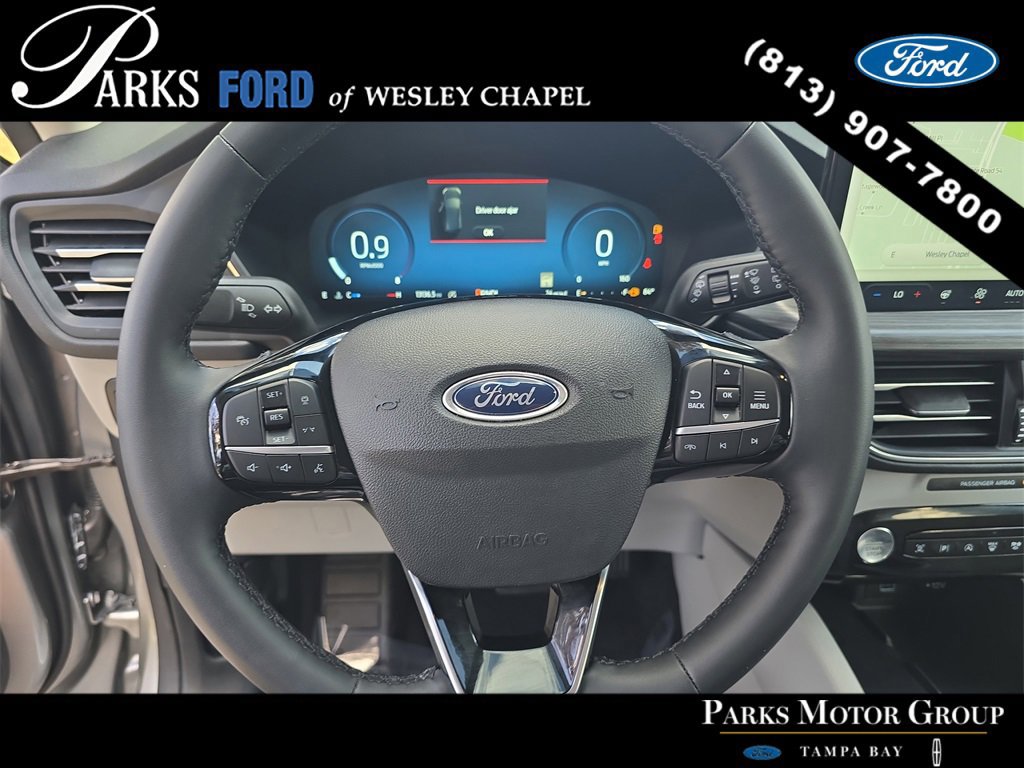 Certified 2023 Ford Escape Platinum w/ Class II Trailer Tow Package image 30