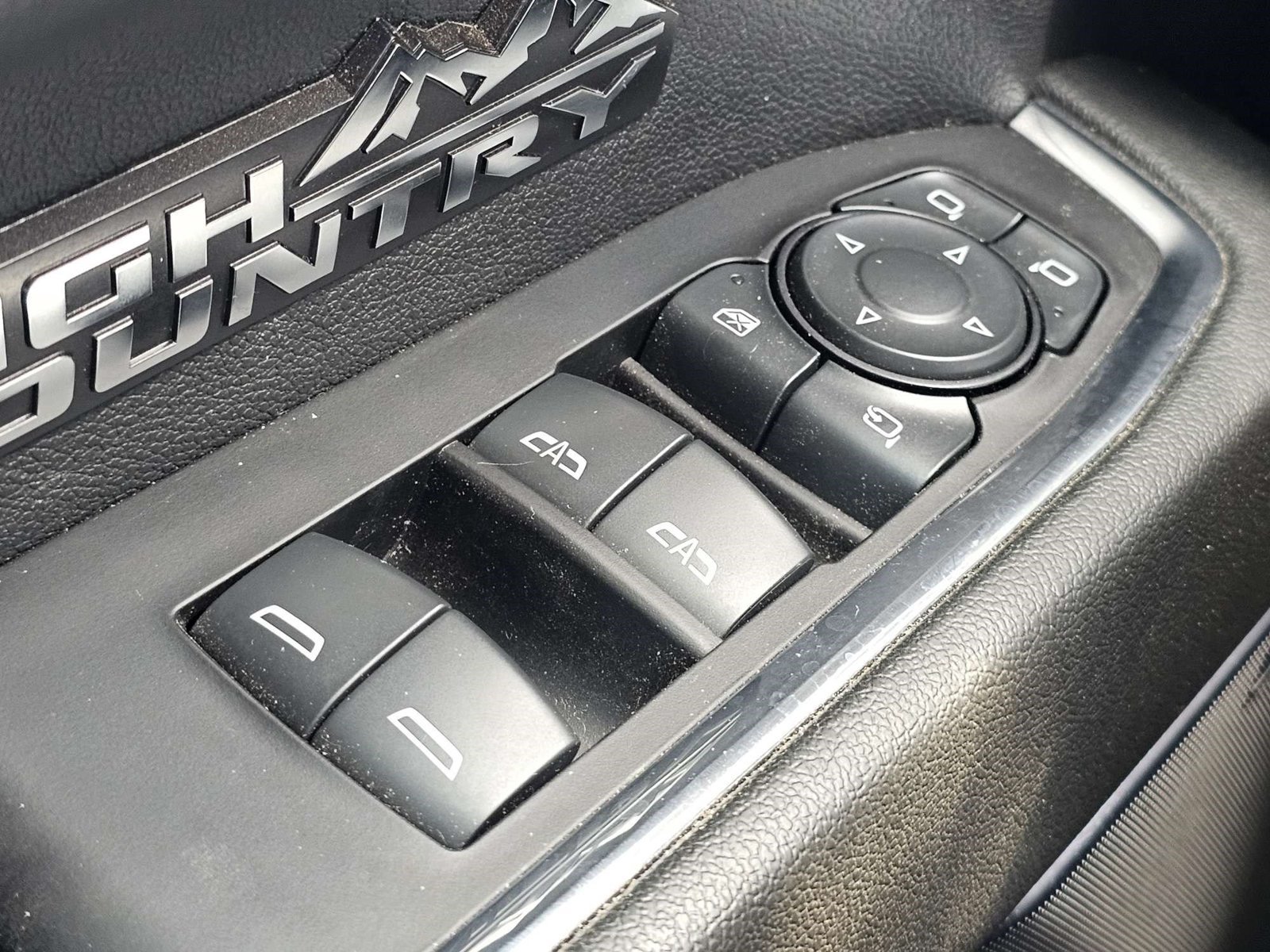 Used 2024 Chevrolet Silverado 1500 High Country w/ Technology Package AWD/4WD image 25