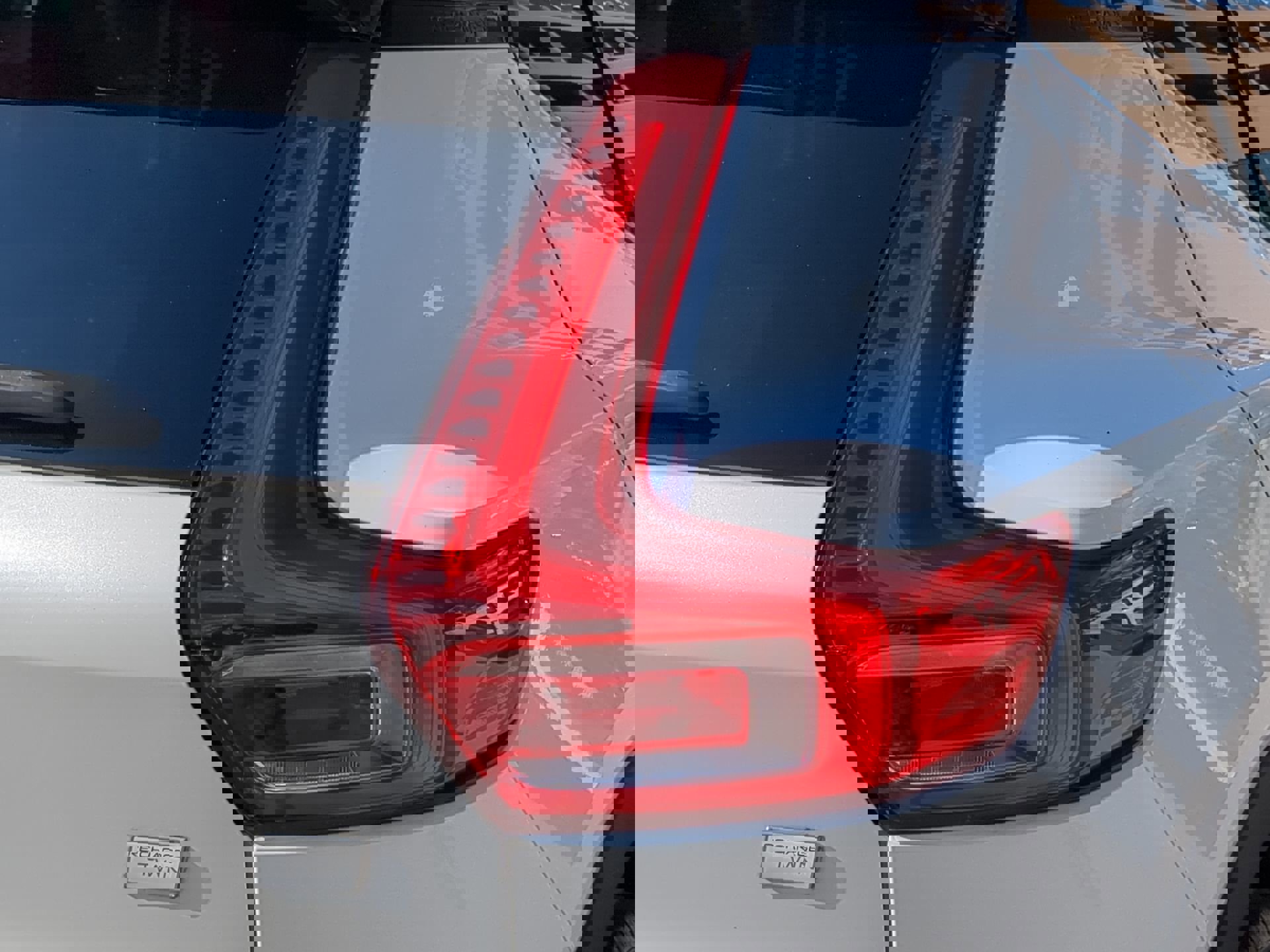 Used 2023 Volvo XC40 Recharge Plus image 37