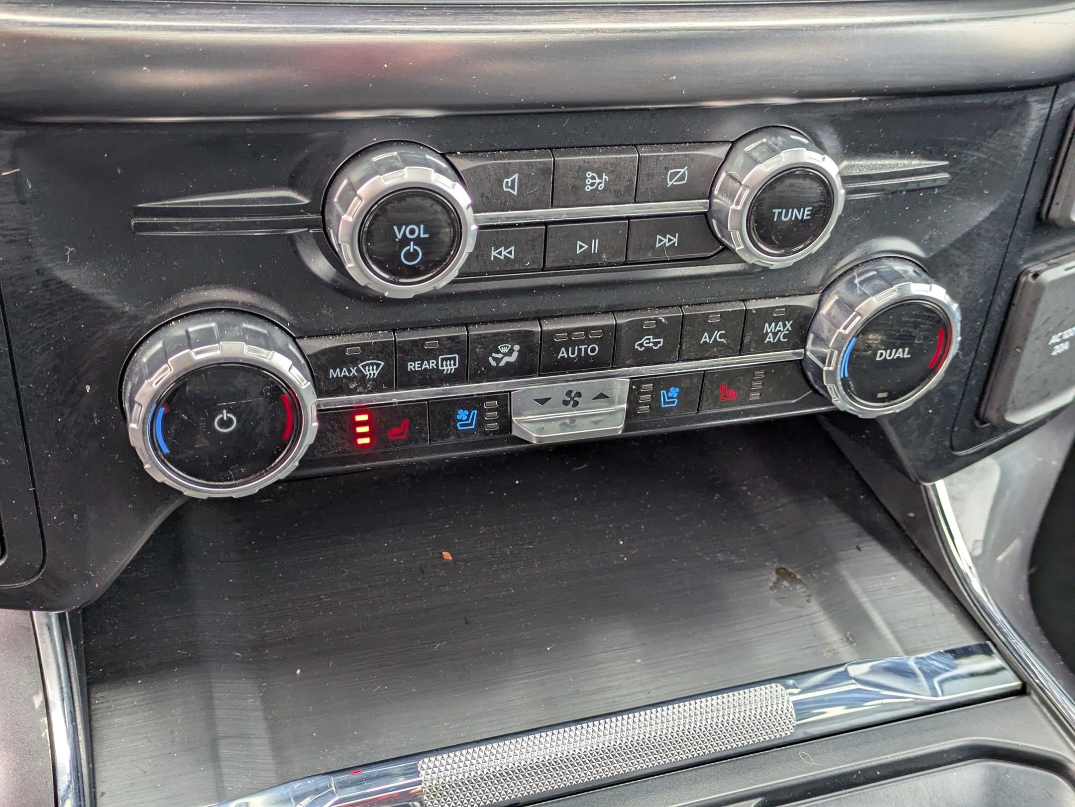 Certified 2023 Ford F150 Lariat w/ Equipment Group 502A High image 27