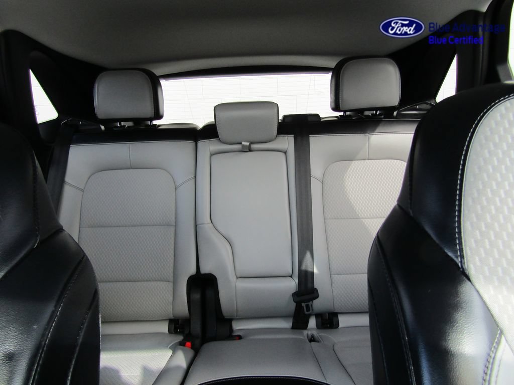 Certified 2025 Ford Escape SE FWD image 20
