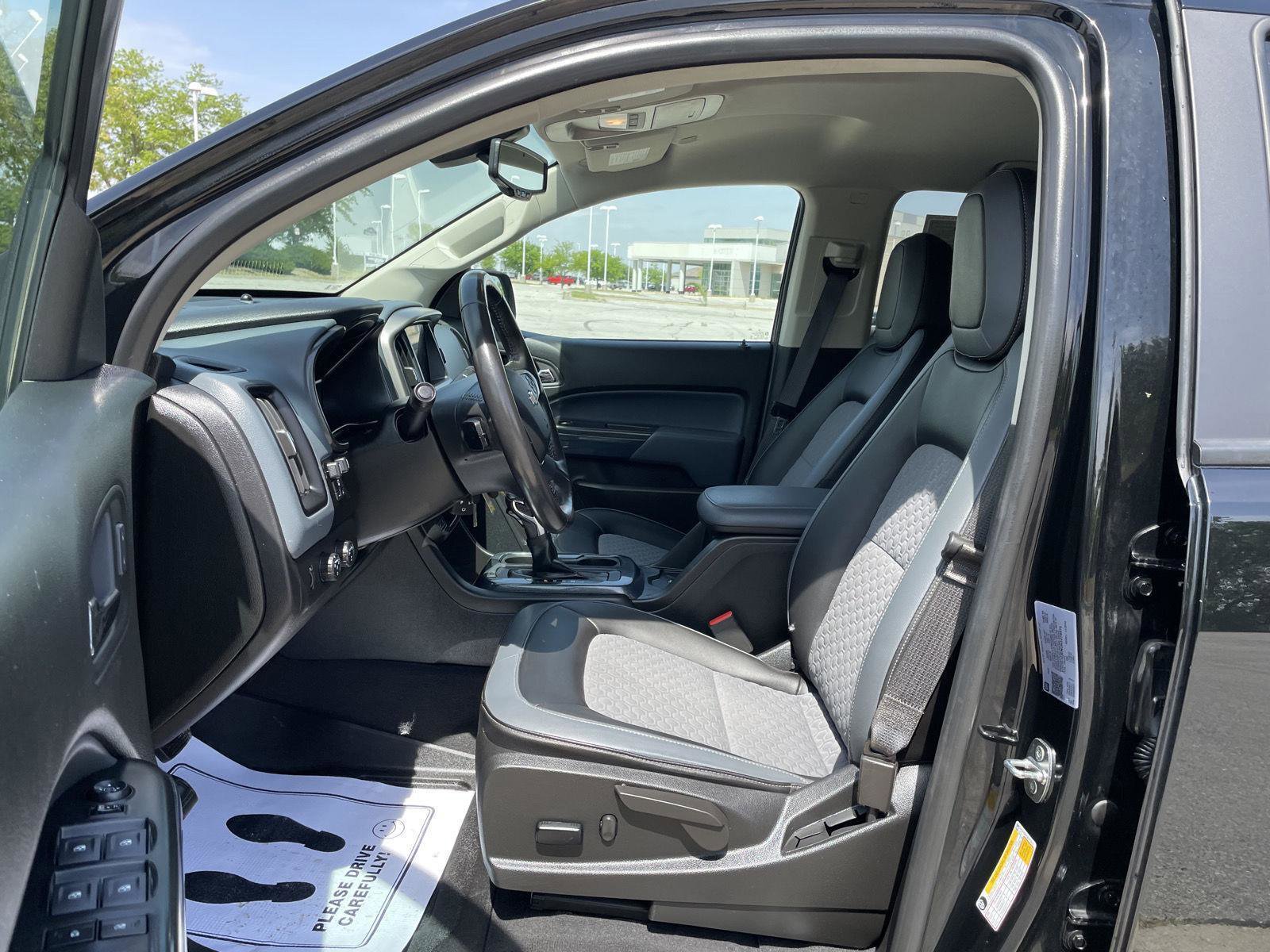 Used 2022 Chevrolet Colorado Z71 AWD/4WD image 17