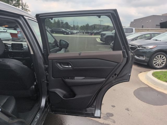 Used 2022 Nissan Rogue SV w/ SV Premium Package AWD/4WD image 18