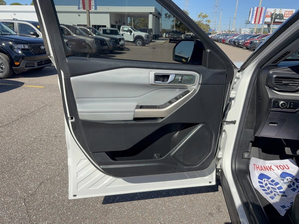 Certified 2023 Ford Explorer XLT w/ Equipment Group 202A image 8